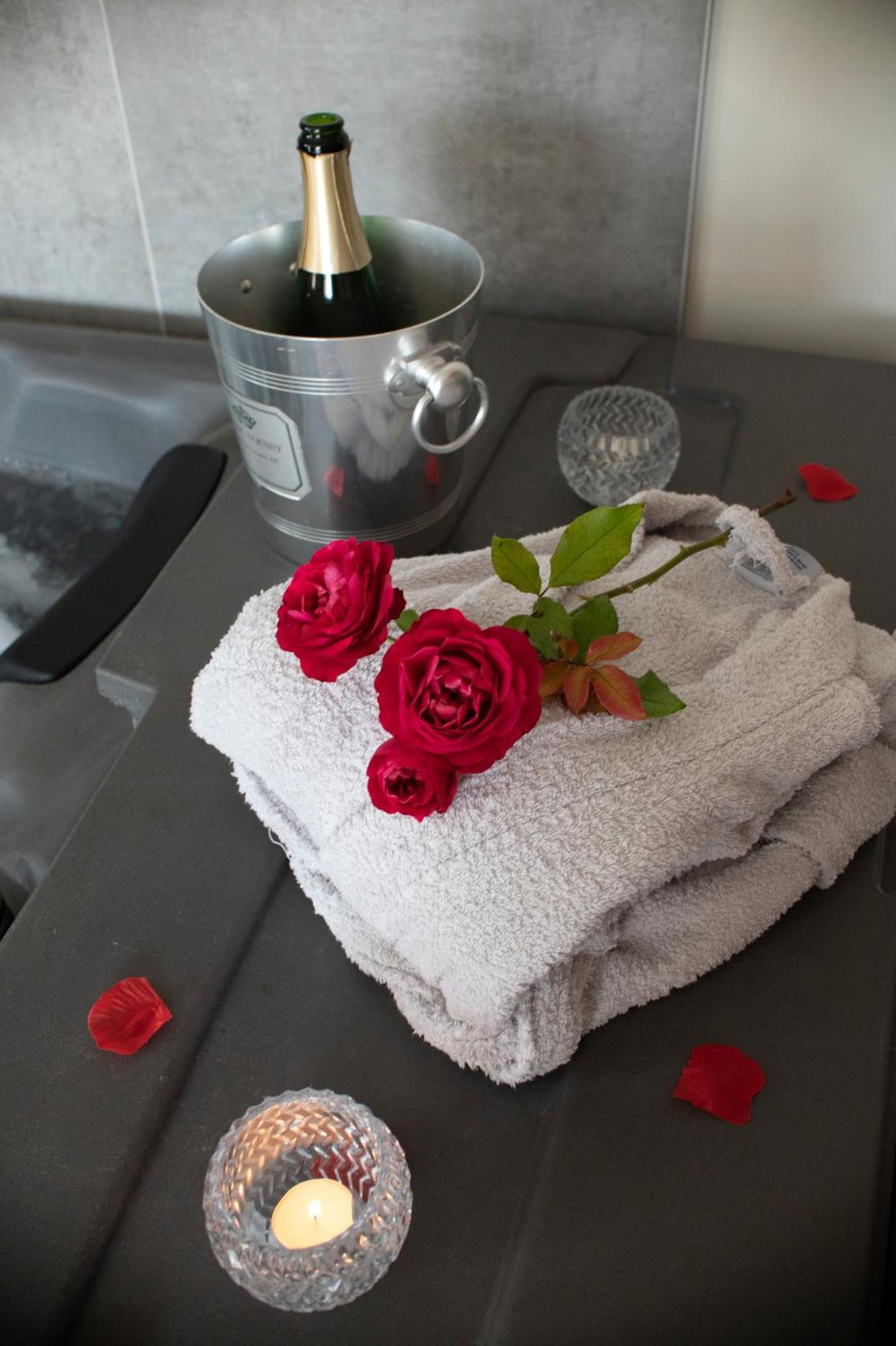Eden House, Cocon Sensuel Et Romantique Avec Jacuzzi Carpentras Zewnętrze zdjęcie